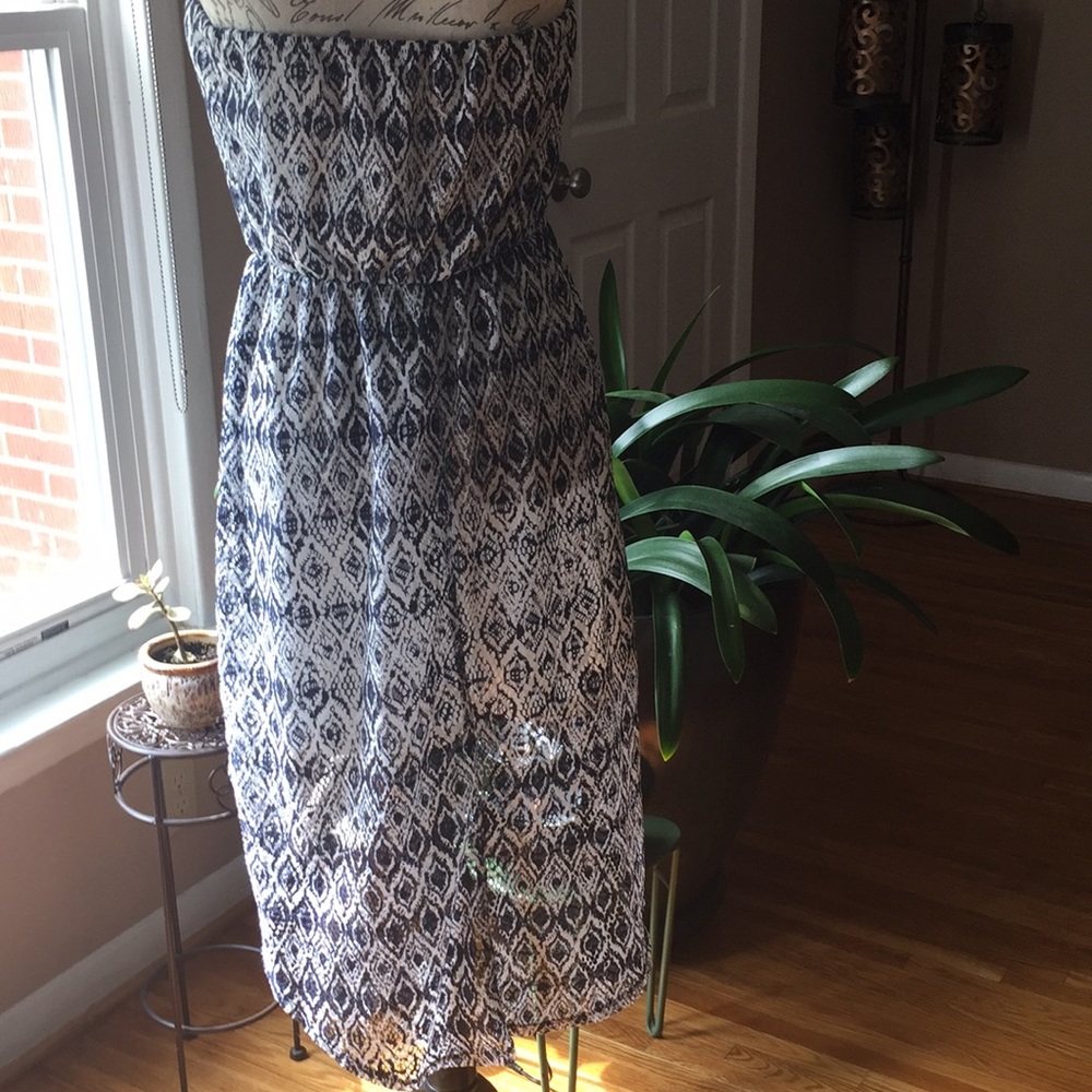 Dress - Picture 5 of 5